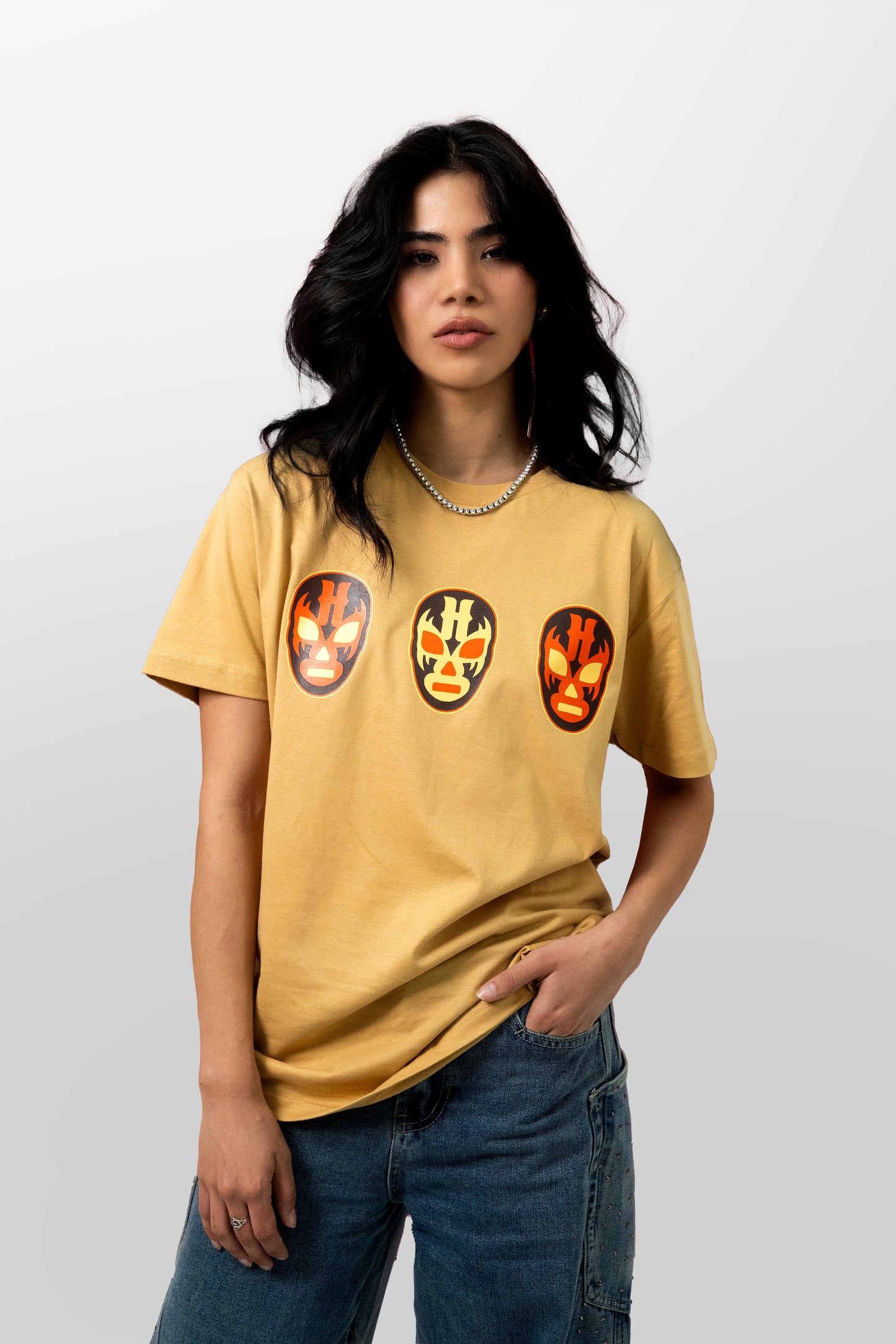 T shirt mostaza Máscaras naranjas