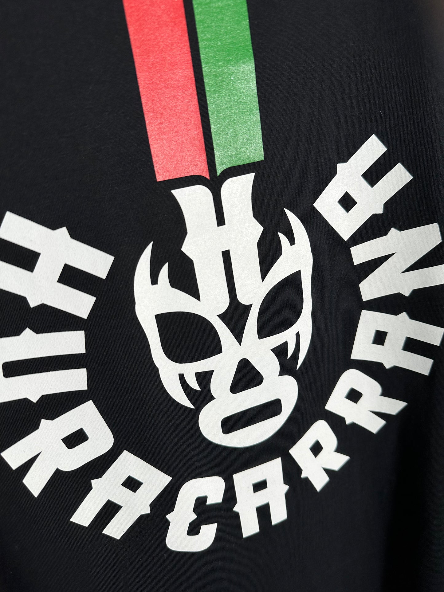 T shirt negra líneas