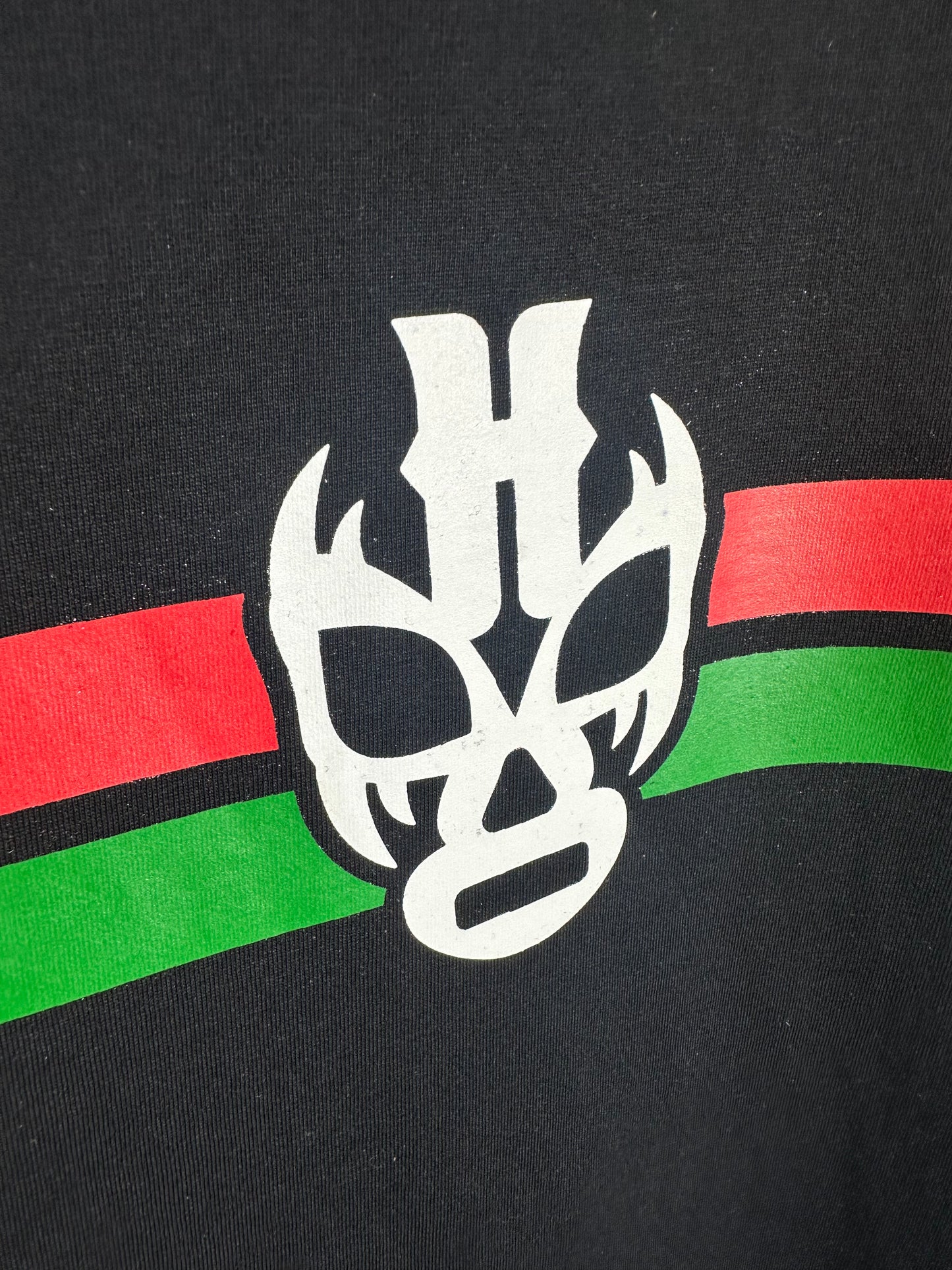 T shirt negra líneas