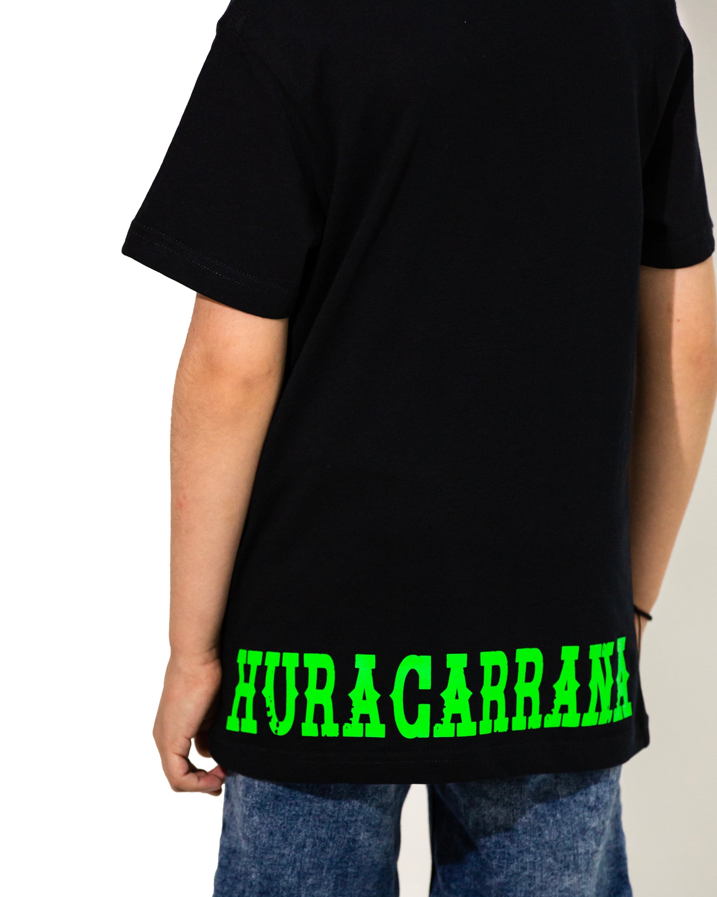 T SHIRT NEGRA KIDS HURACARRANA CON MÁSCARA