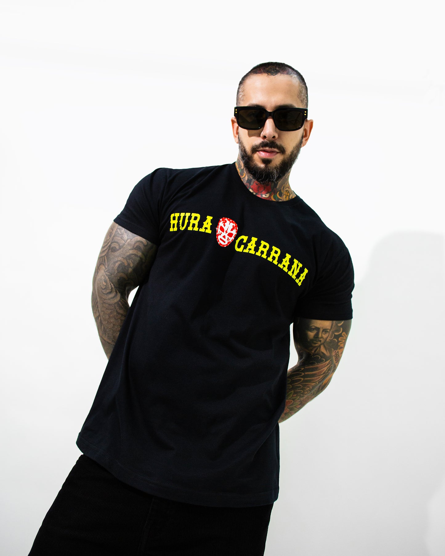T SHIRT NEGRA HURACARRANA CON MÁSCARA