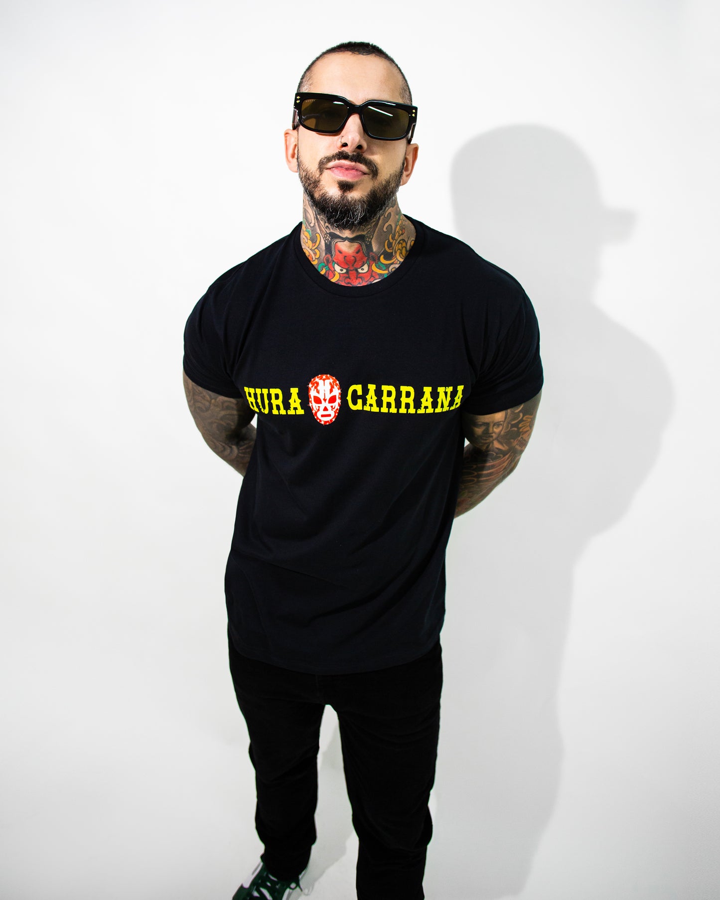 T SHIRT NEGRA HURACARRANA CON MÁSCARA