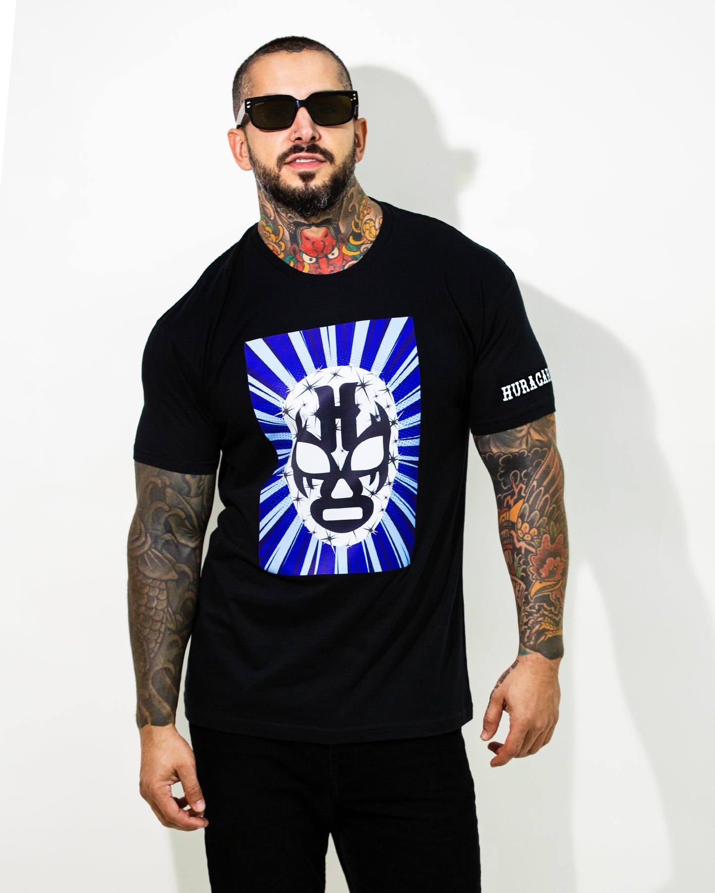 T SHIRT NEGRA PÓSTER