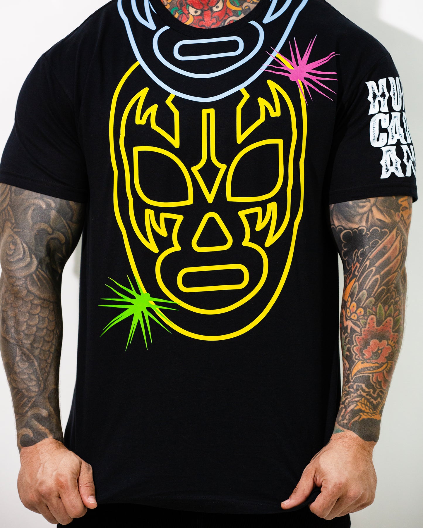 T SHIRT NEGRA MÁSCARAS